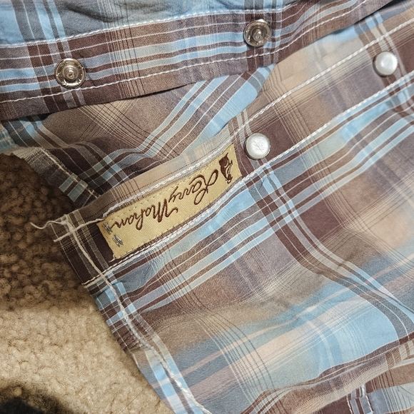 Boys pearl snap button down shirt! - Picture 3 of 4